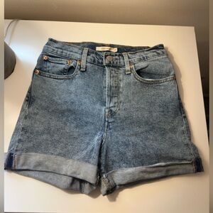 Levi’s wedgie shorts